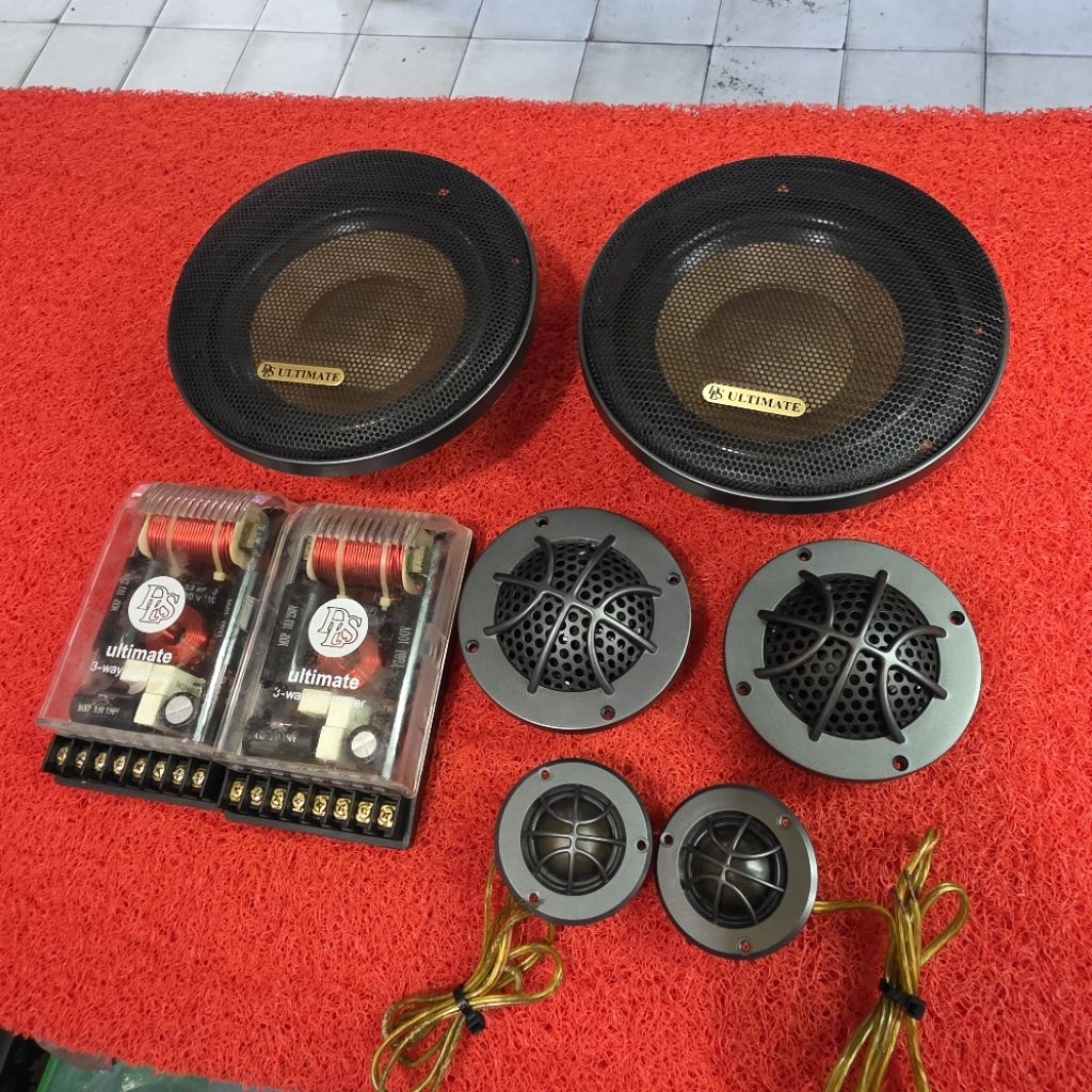 Speaker DLS ULTIMATE REFERENCE SERIES Speaker Three Way DLS ULTIMATE REFERENCE SERIES Made in Sweden