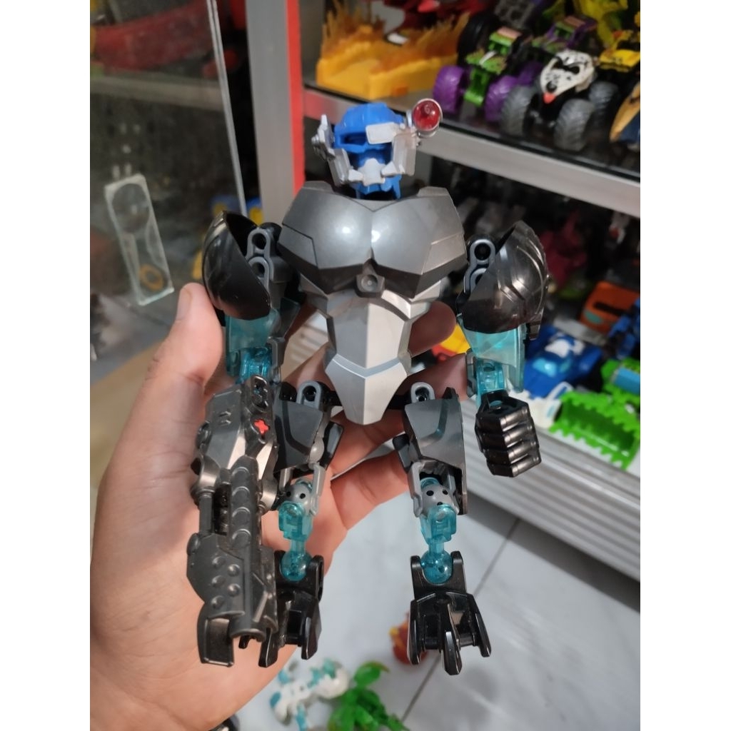 figure lego bionicle B