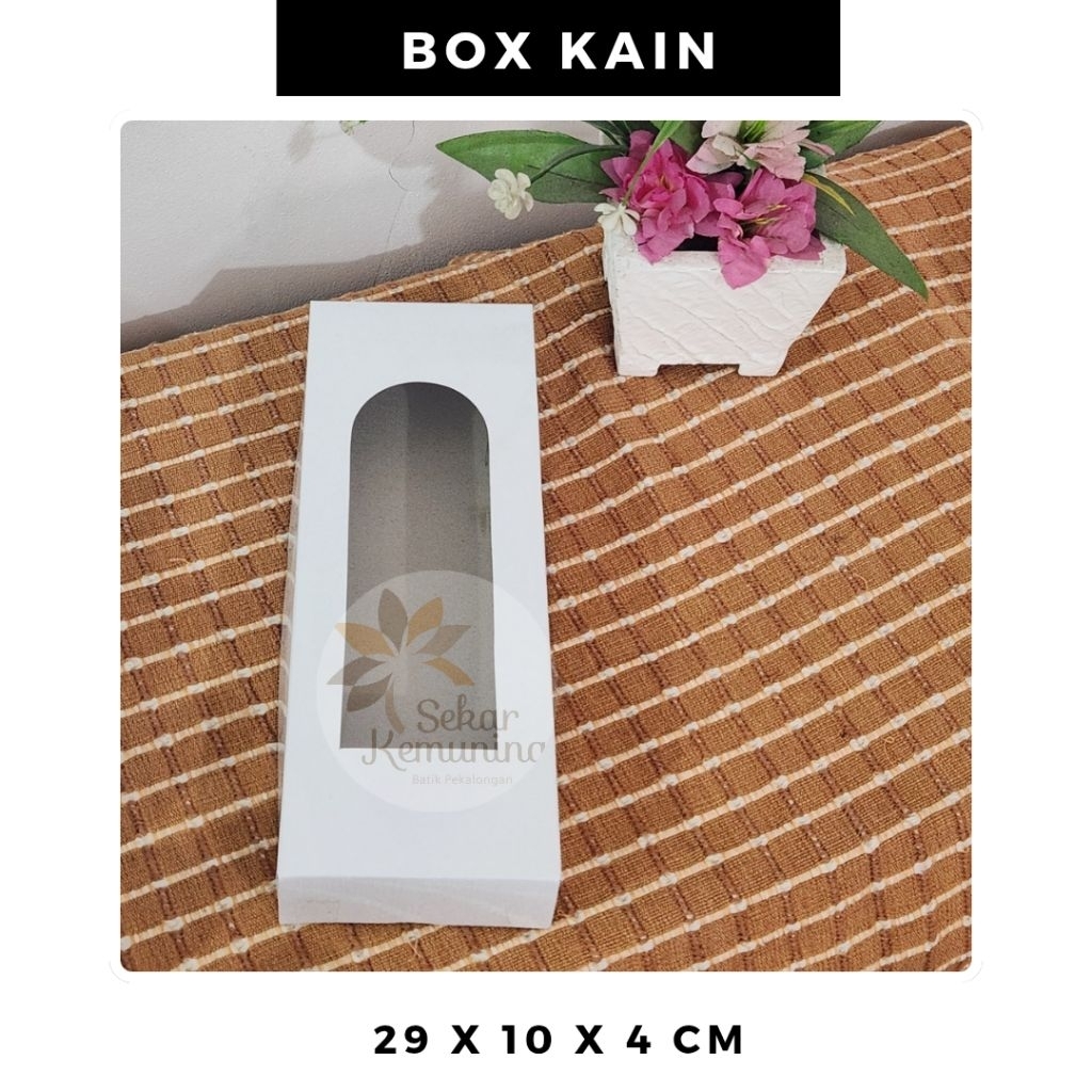 

Box Kain Batik Putih (29x10x4 cm) Oval