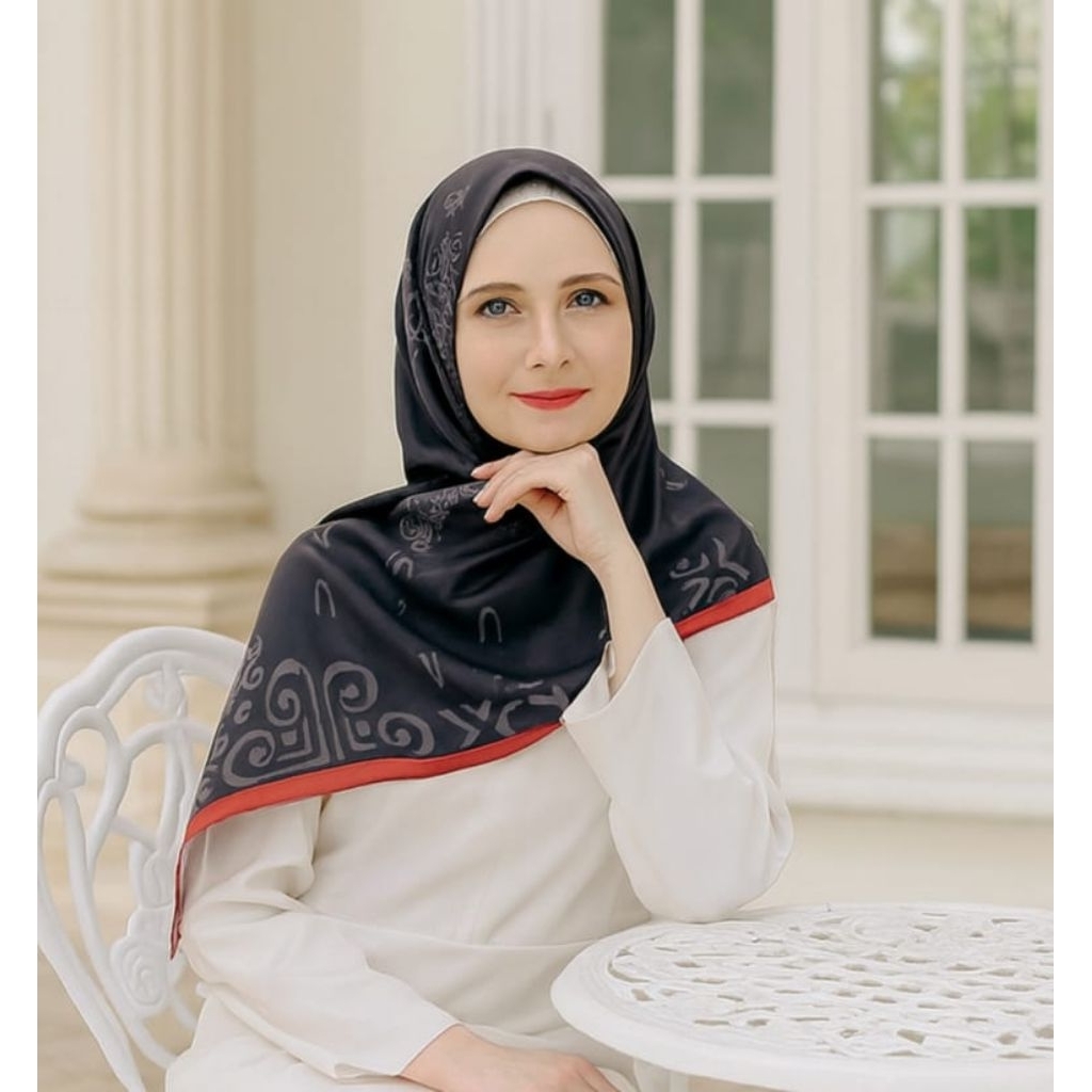 OBRAL TERLARIS ZITAAA  HITAM / KERUDUNG SEGI EMPAT / JILBAB INSTAN / HIJAB TERBARU TERMURAH KEKINIAN