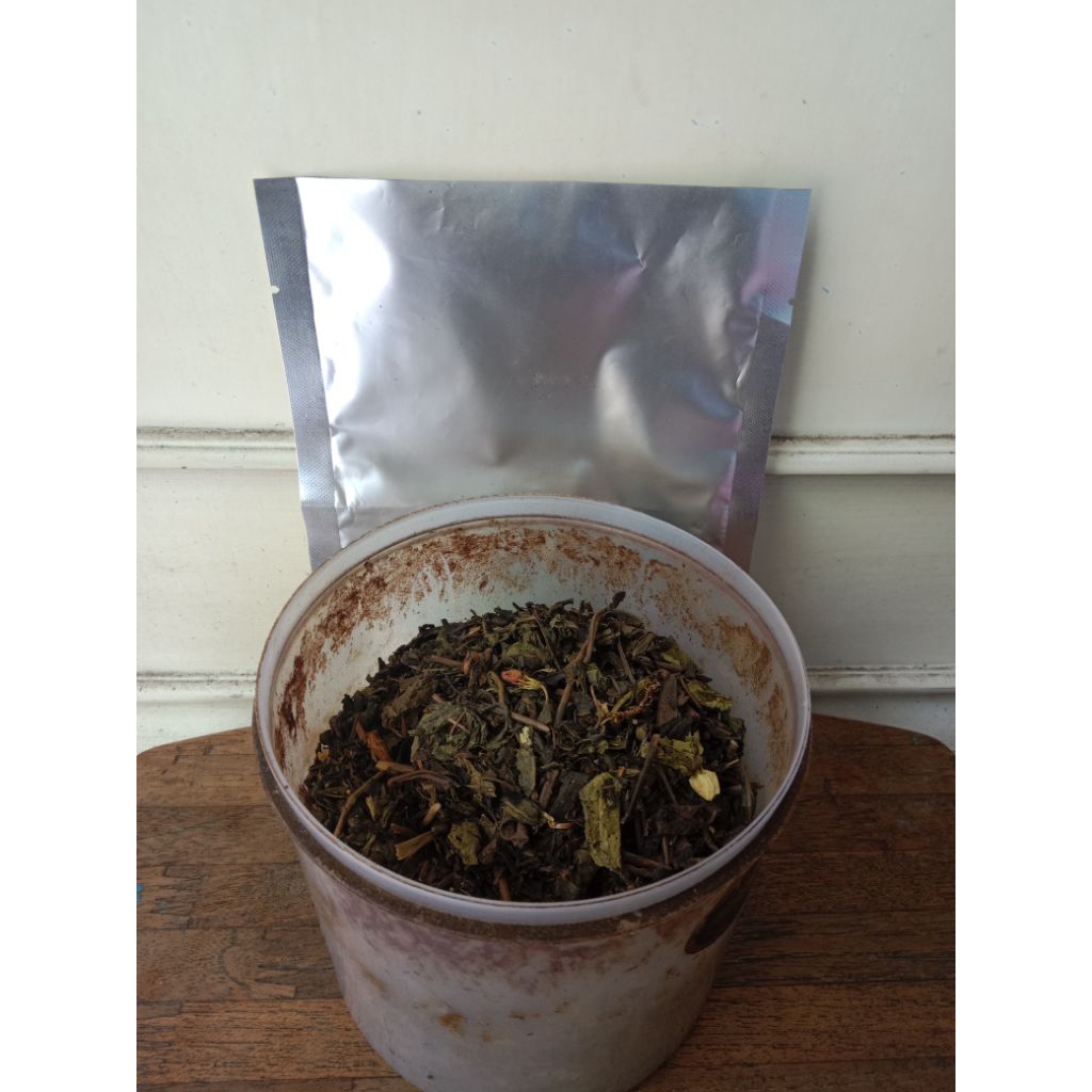 

Teh Racikan Solo, Dijamin Segar Mantap