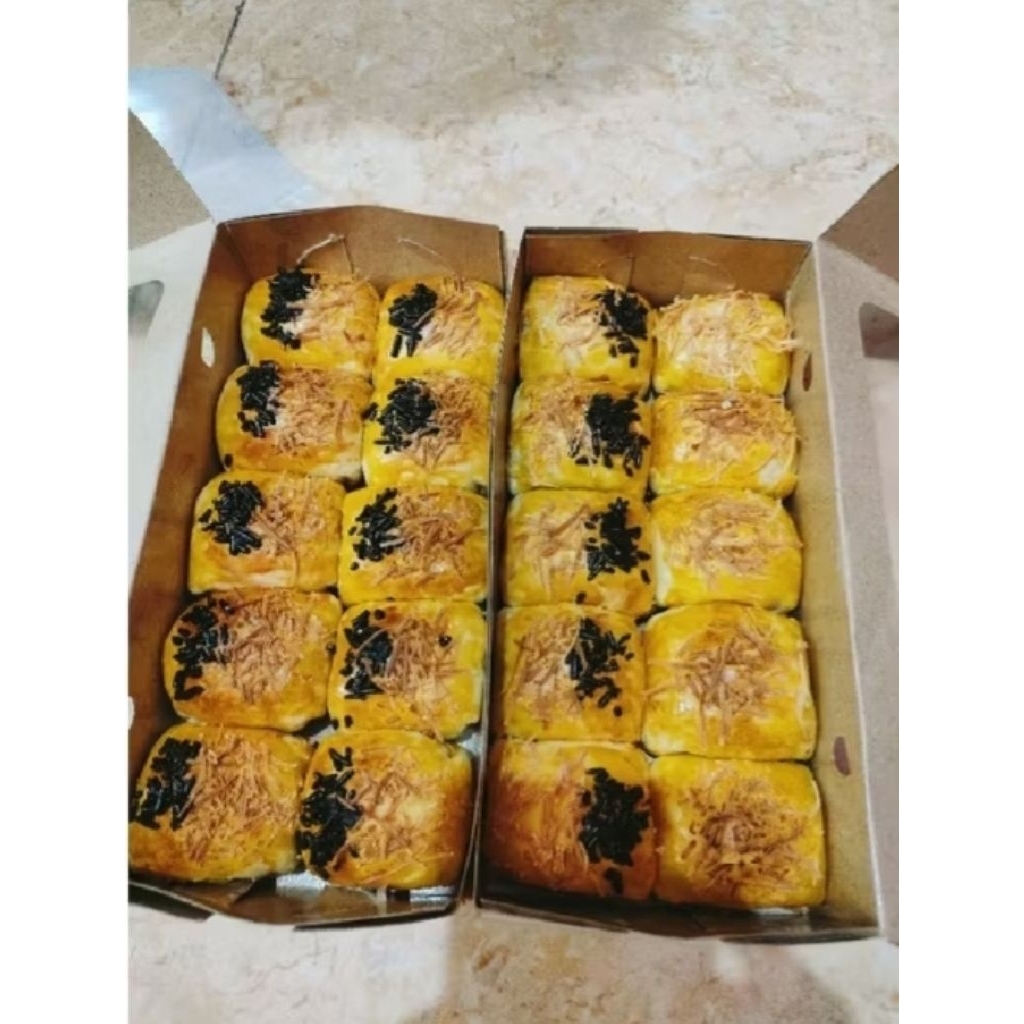 

Bolen pisang coklat keju 1 box isi 10 pcs|| homemade