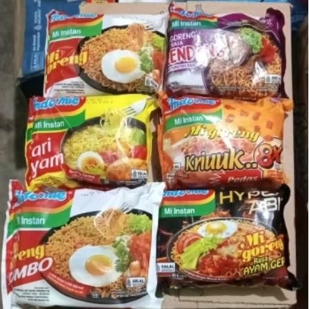 

Indomie goreng / Kari ayam/ rendang/ Kriuuk