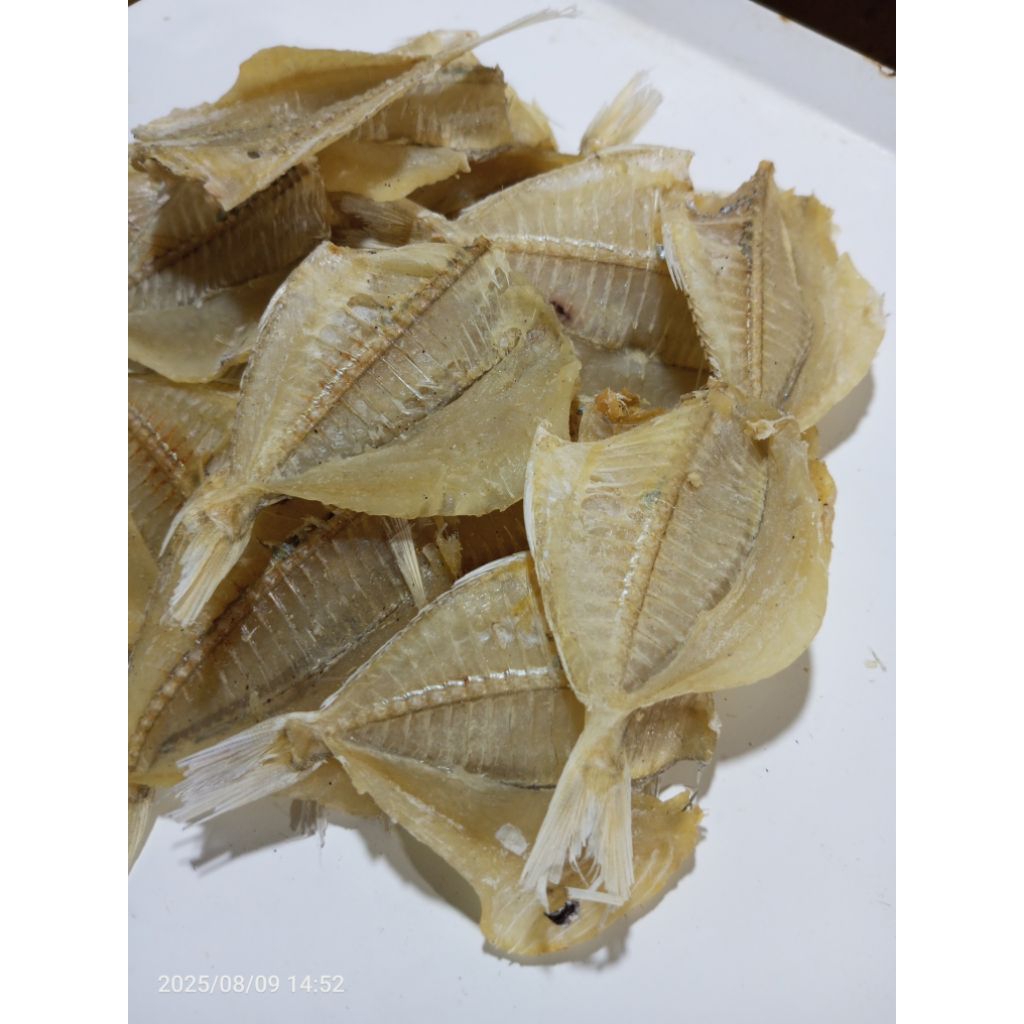 

Ikan Asin Kapasan tawar ( mentah ) siap di mask. 100gr, 250gr dan 500gr.