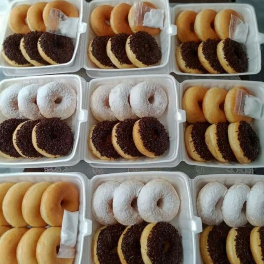 

Donat Lembut 1 Box isi 6pcs Menul Menul Tanpa Pengawet