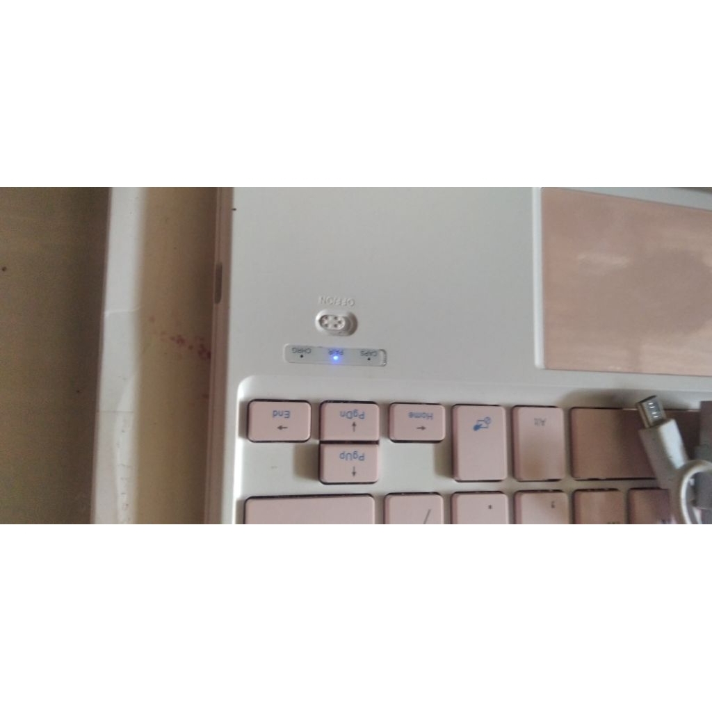 WIRELESS KEYBOARD/KEYBOARD BLUETOOTH MERK GOOJODOQ ORIGINAL SEKEN BEKAS SECOND NYALA NORMAL.