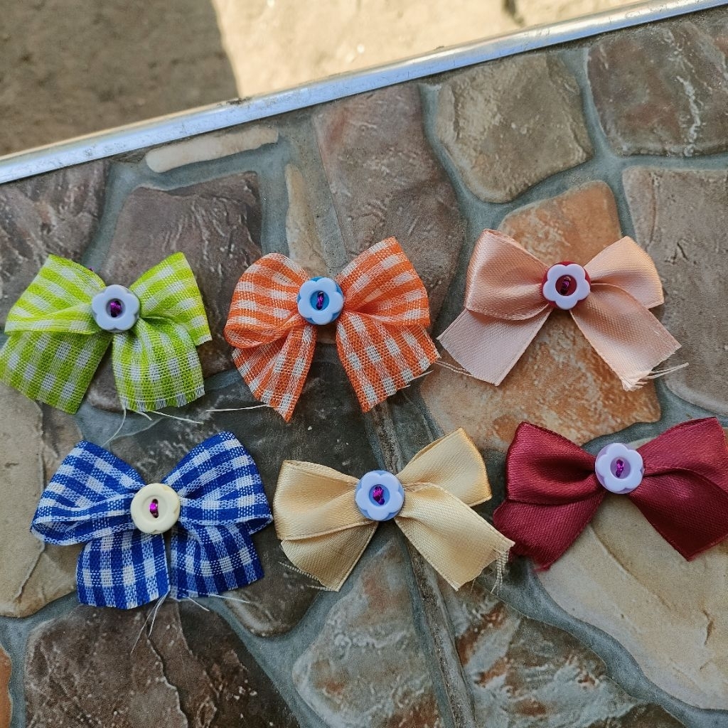 

pita hiasan souvenir | pita jadi | pita tempel | pita kado |hiasan|pita