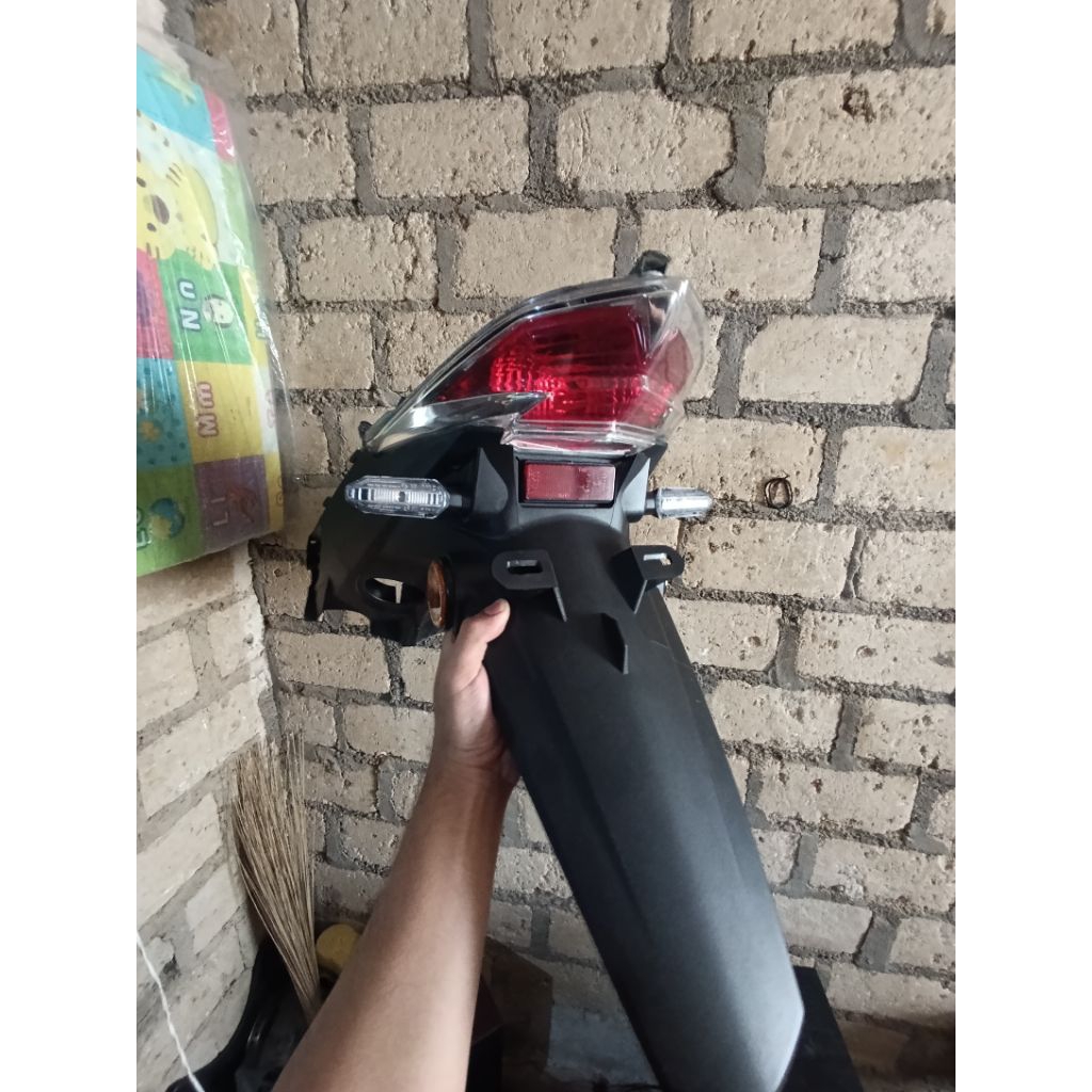 Stoplamp Dan Spakbor Ego LC 125 (xeon malaysia) original like new