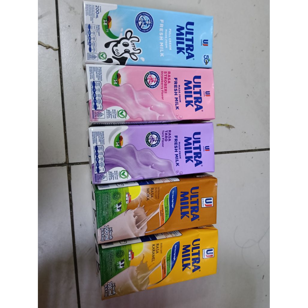 

Ultra Milk Susu UHT Full Cream 200ml 1 Dus isi 24