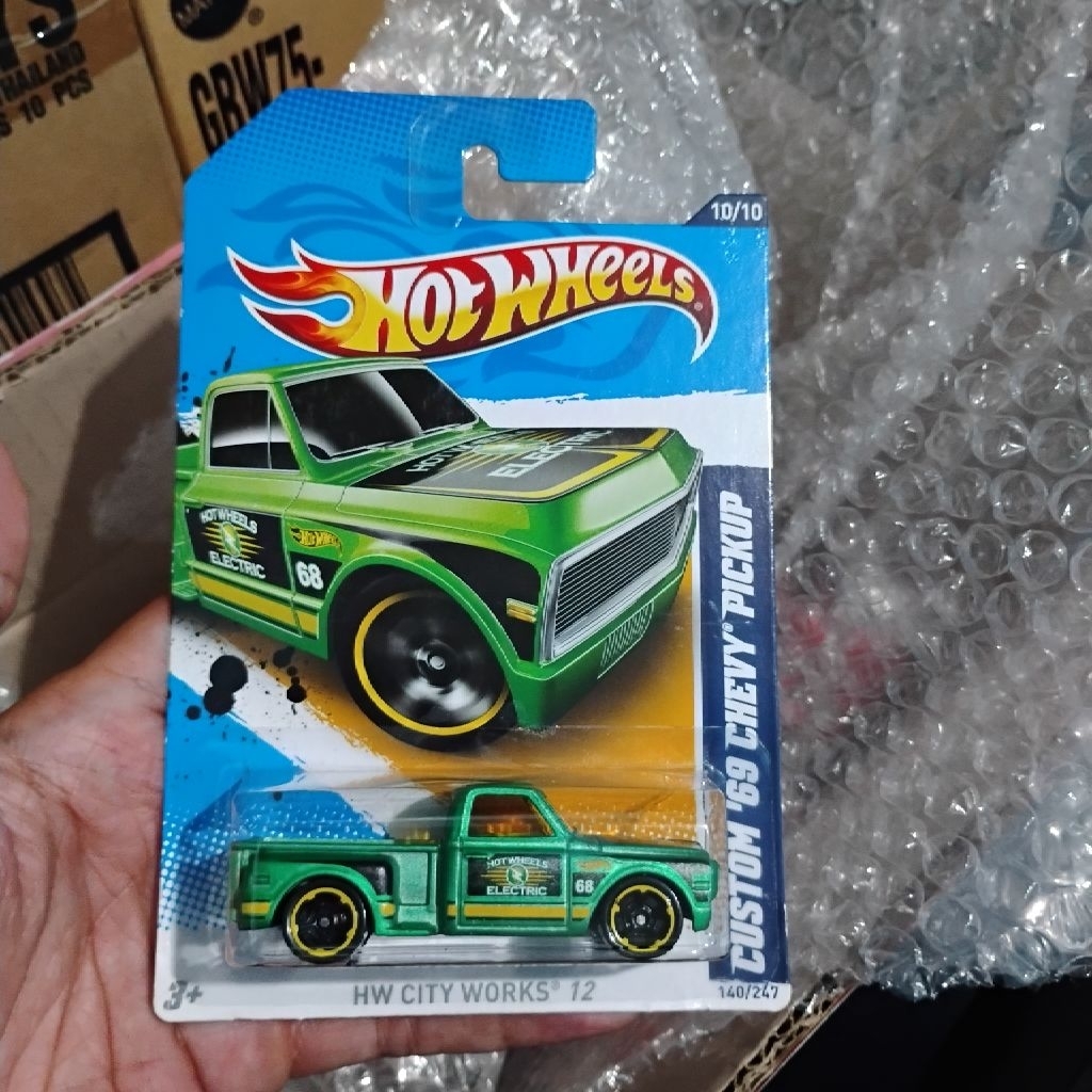 Hot wheels custom 69 Chevy pickup