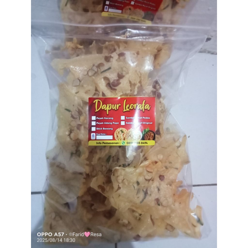 

Peyek kacang daun jeruk