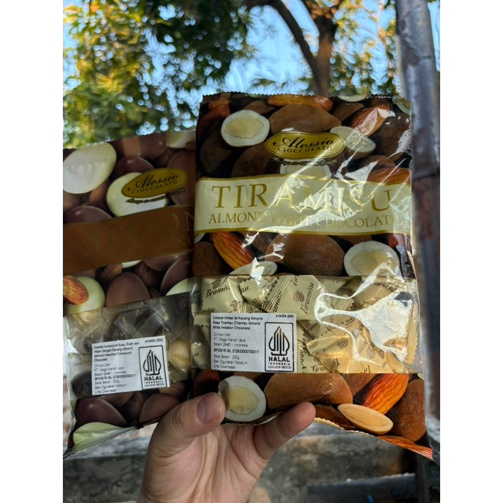 

Allesio Almond Chocolate Bittersweet/White/Assorted 200gr