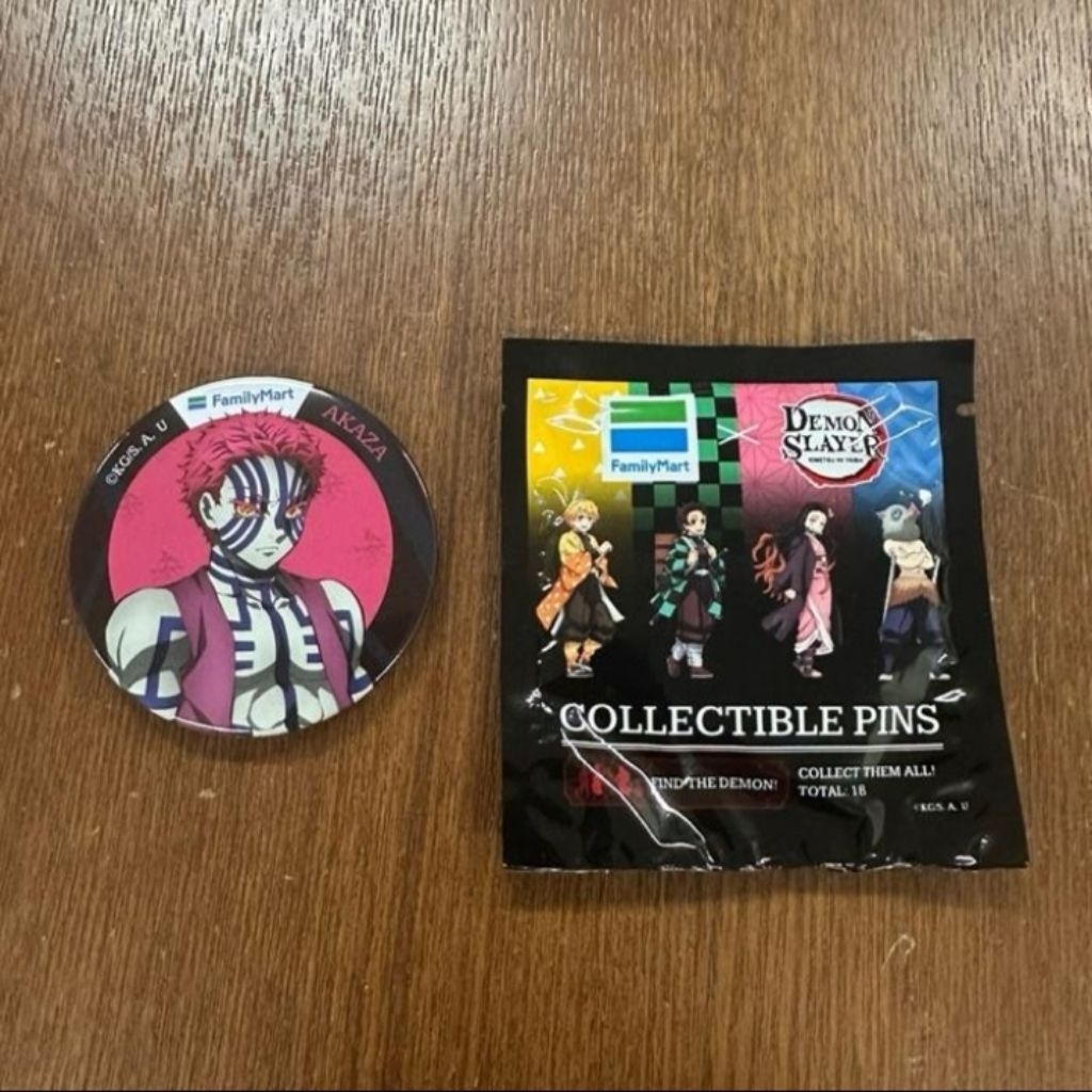 Family Mart x Demon Slayer Collectible Pins Akaza (Pin Demon Slayer x Family Mart)