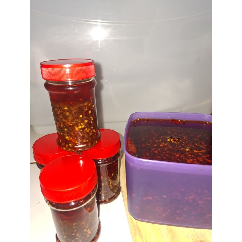 

Chilli Oil daun jeruk 150ml