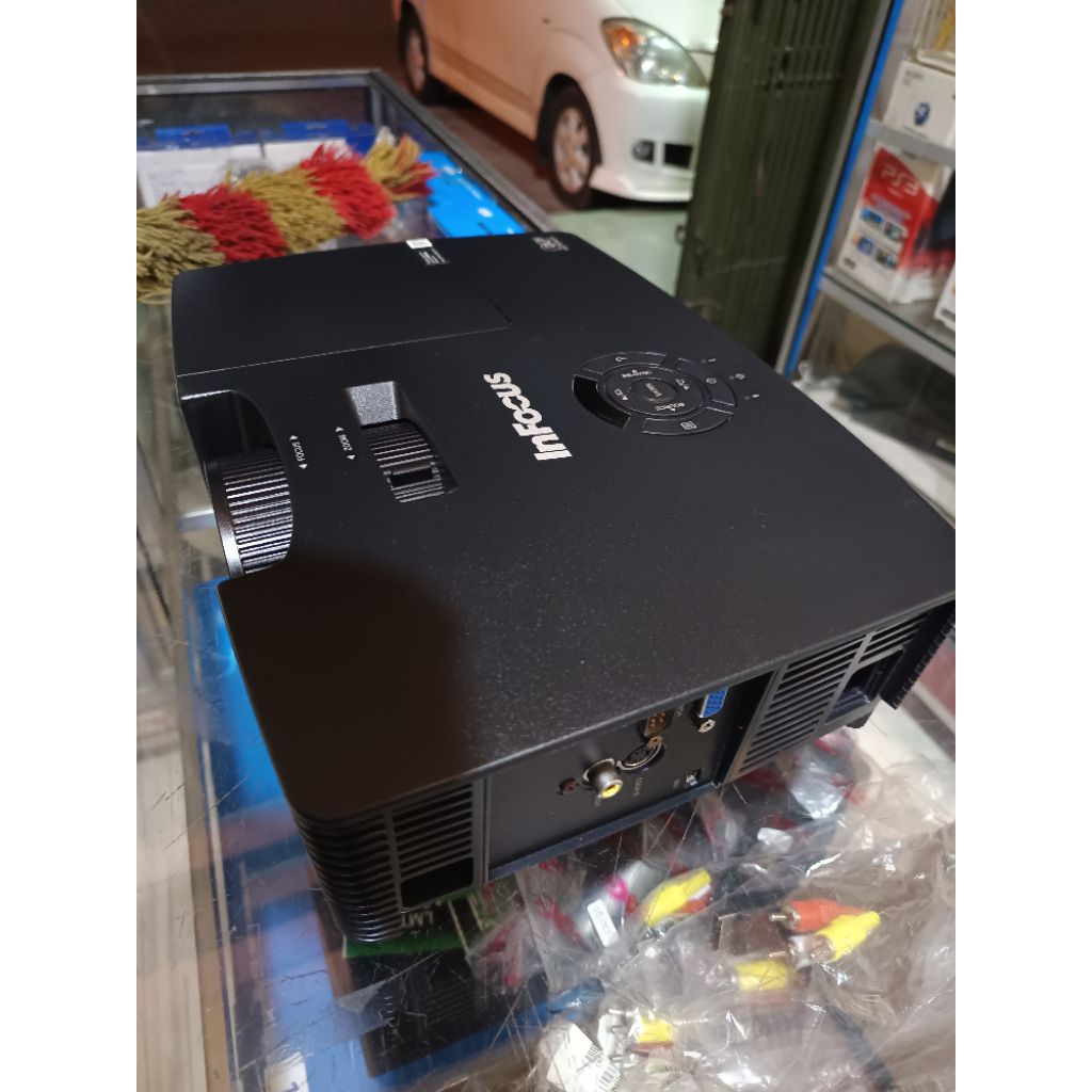 Proyektor INFOCUS IN220 - 3500 ANSI Lumens, 17000:1 Contrast Ratio