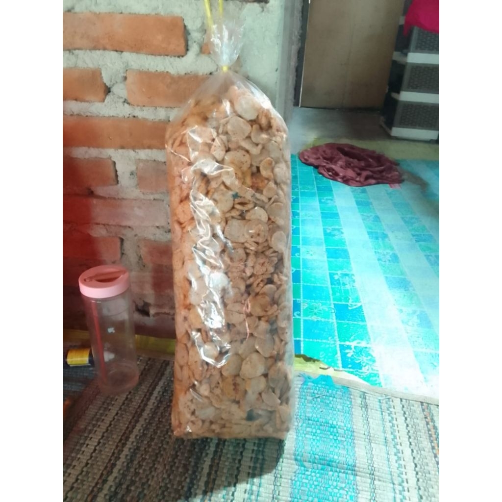 

PROMO! 1000gr Kerupuk Jengkol Pedas Khas Cirebon