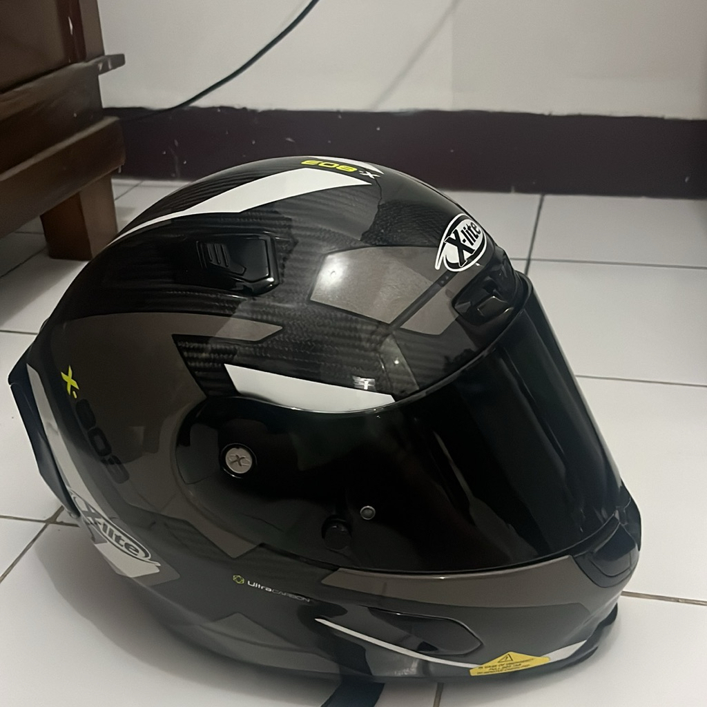 Helm Xlite X803