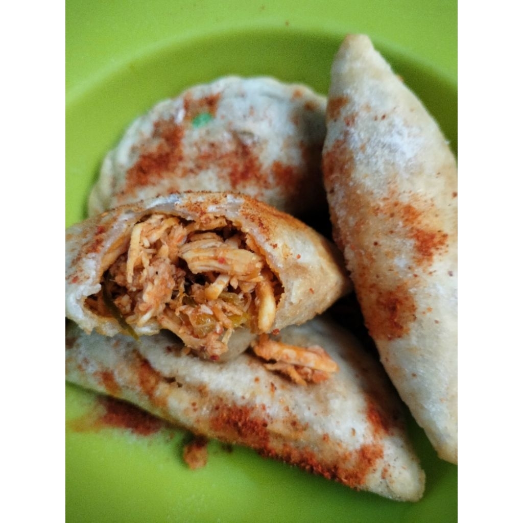 

CIRENG AYAM SUWIR PEDAS (isi 6) FROZEN*