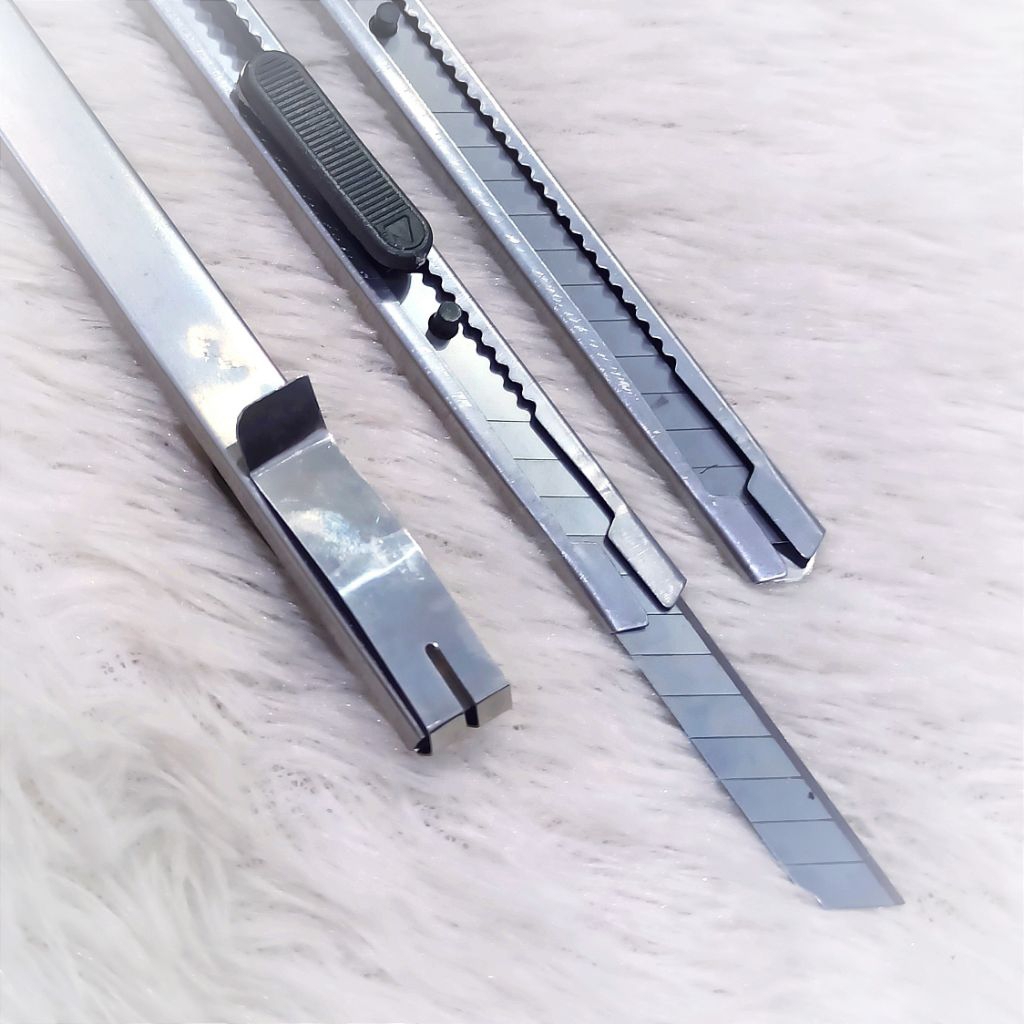 

obral cutter/silet/pisau/alat pemotong simple