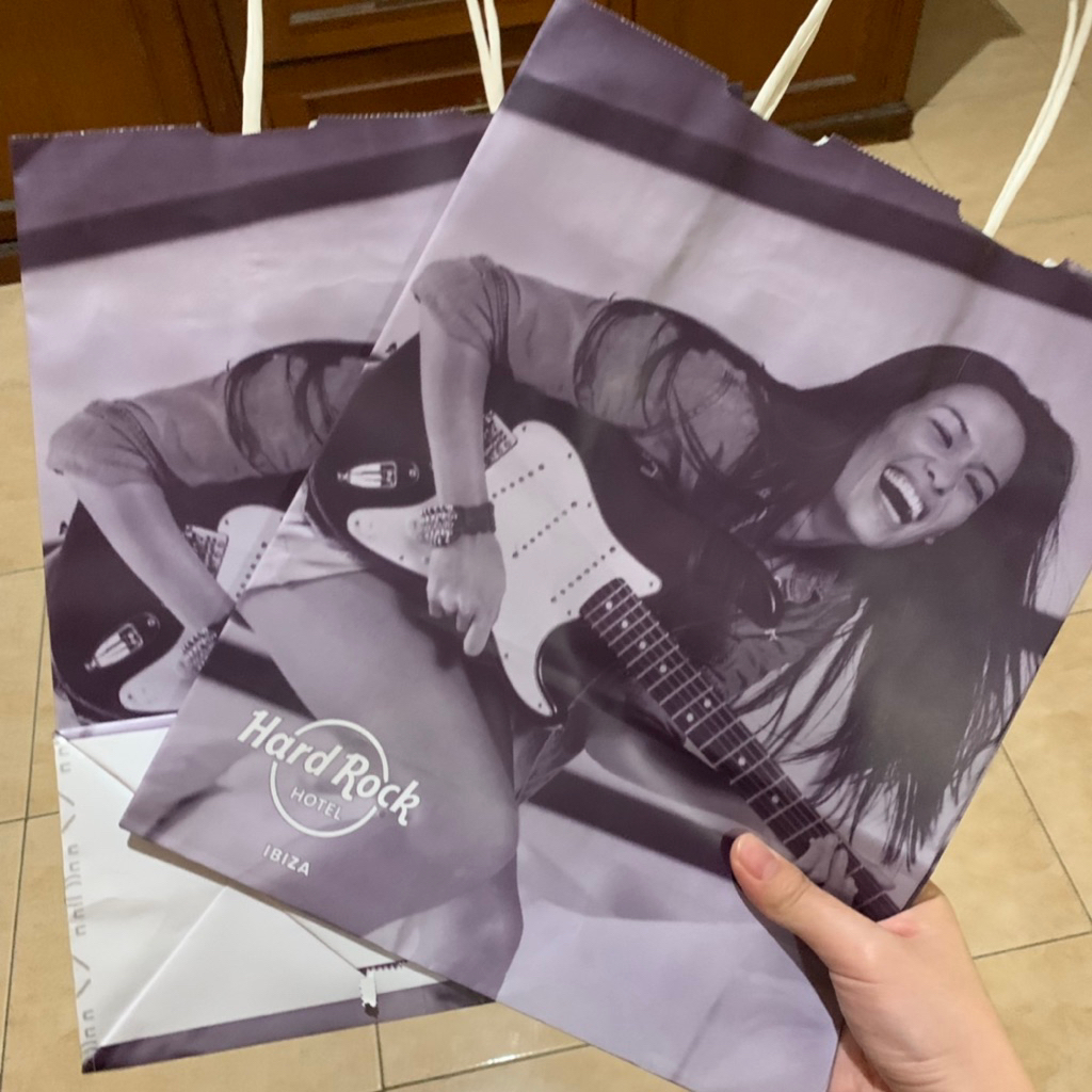 

kantong kertas paperbag Hardrock Hotel original