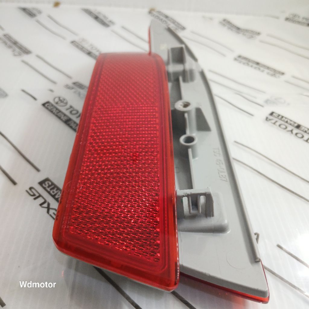 Mata Kucing / Reflektor Bumper Bemper Belakang New Avanza Xenia 2012-2019 Rush Terios 2007-2012 ORIG