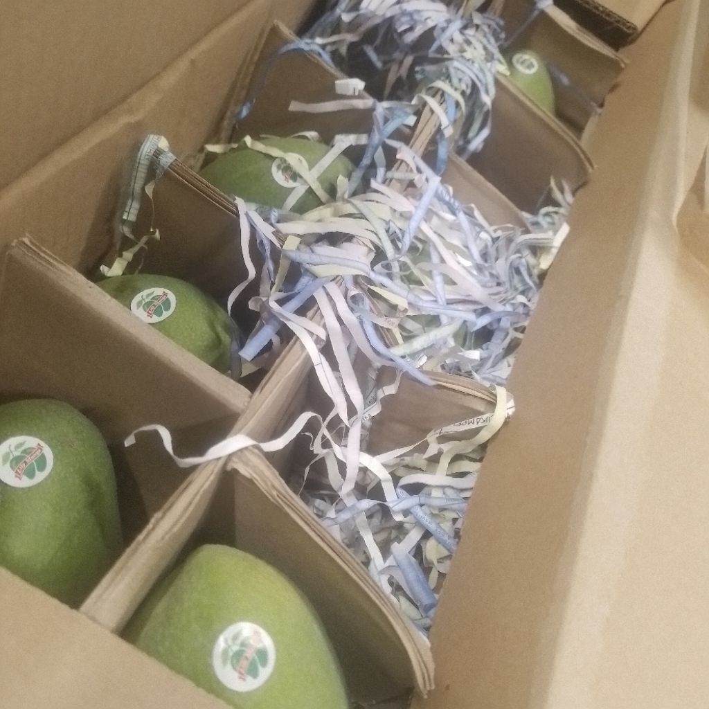 

Mangga harumanis lily matang pohon 1 kg