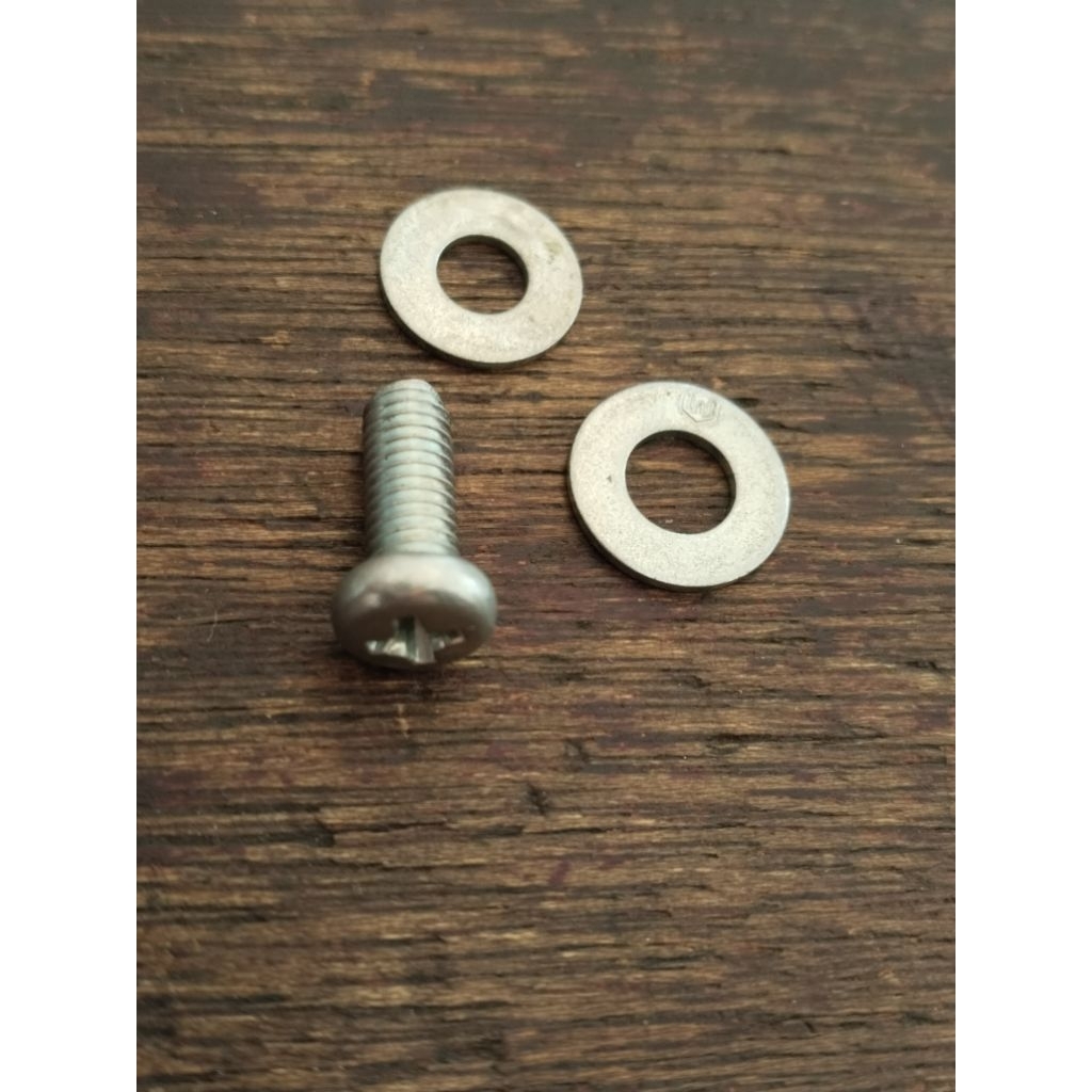 baut tutupan depan dinamo mesin jahit