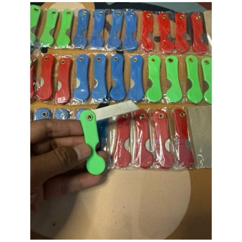 

Pisau Lipat Rentengan Serbaguna Praktis