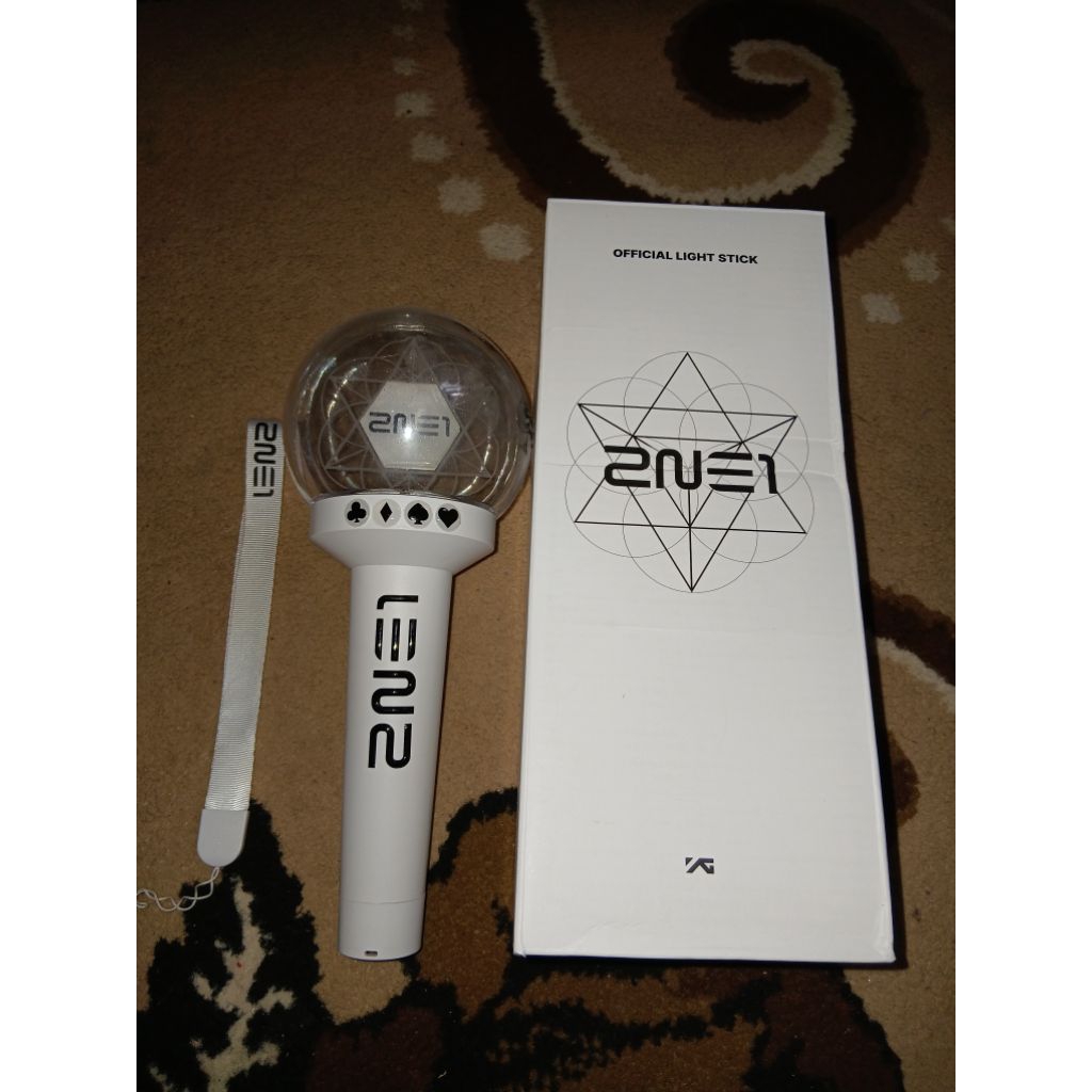 [READY] 2NE1 OFFICIAL LIGHTSTICK