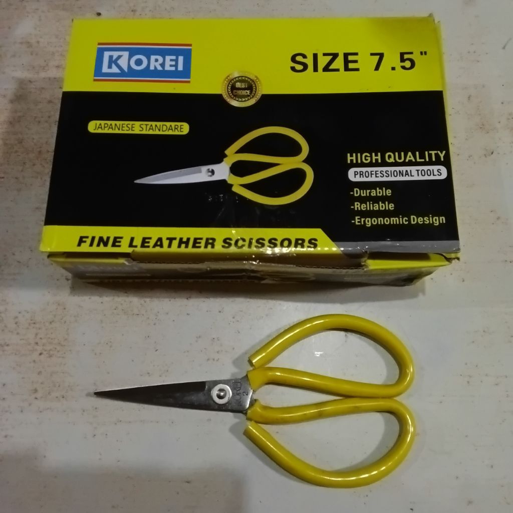 

[KOREI] GUNTING KAIN