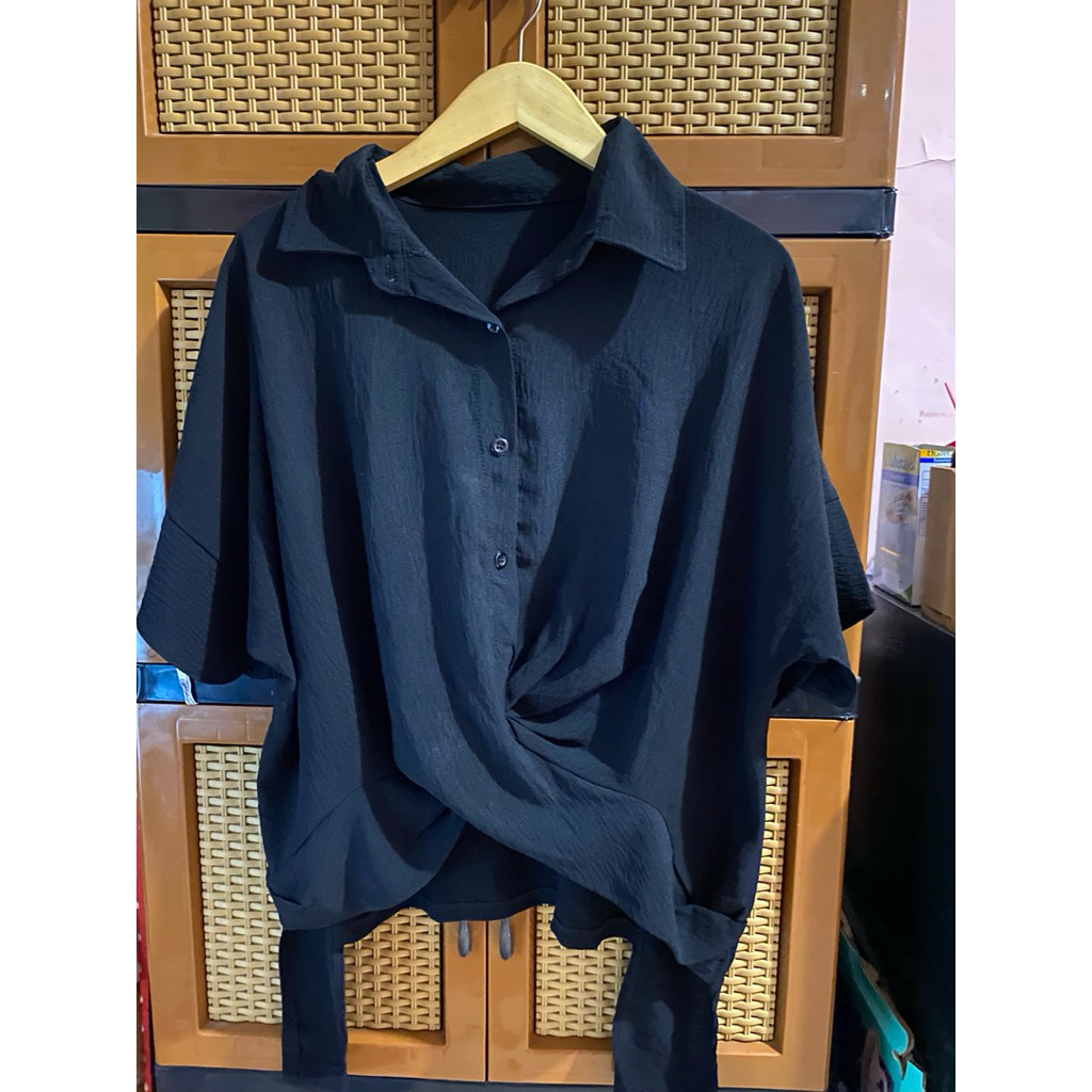 slit shirt hitam