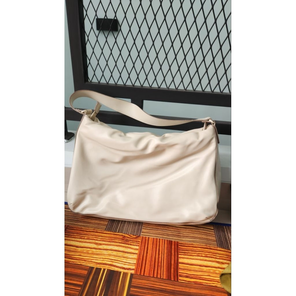 Uniqlo Bag Faux Leather Puffy