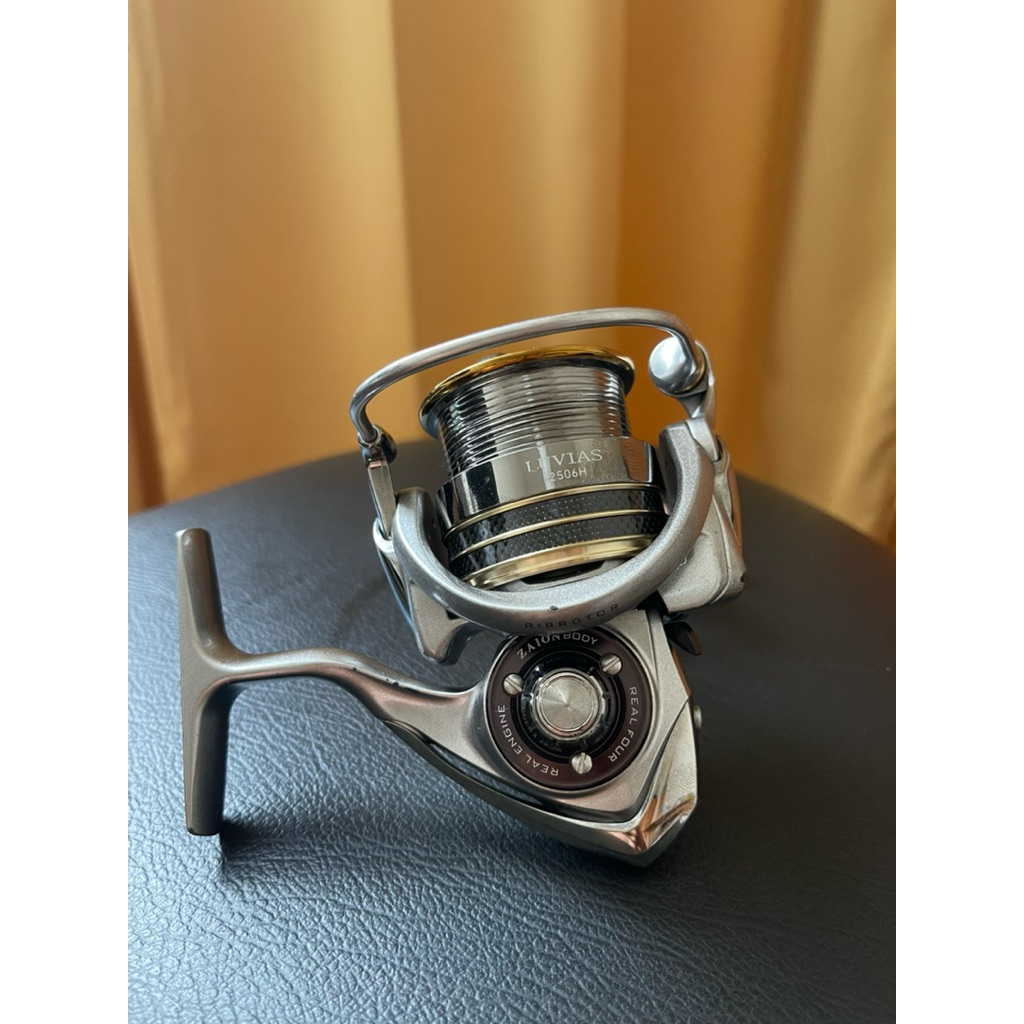 reel daiwa luvias batik 2506 2nd batangan