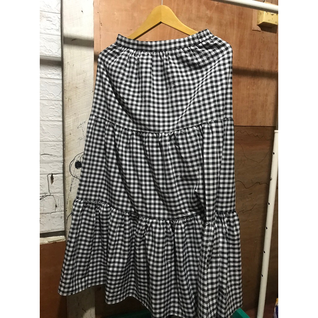 pl rok umpak umpak motif kotak hitam putih
