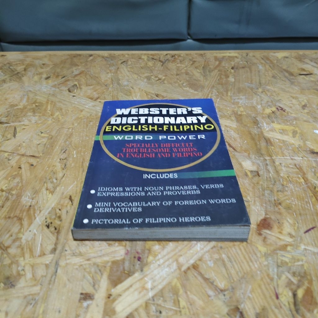 Buku Webster Dictionary English-Filipino Word Power