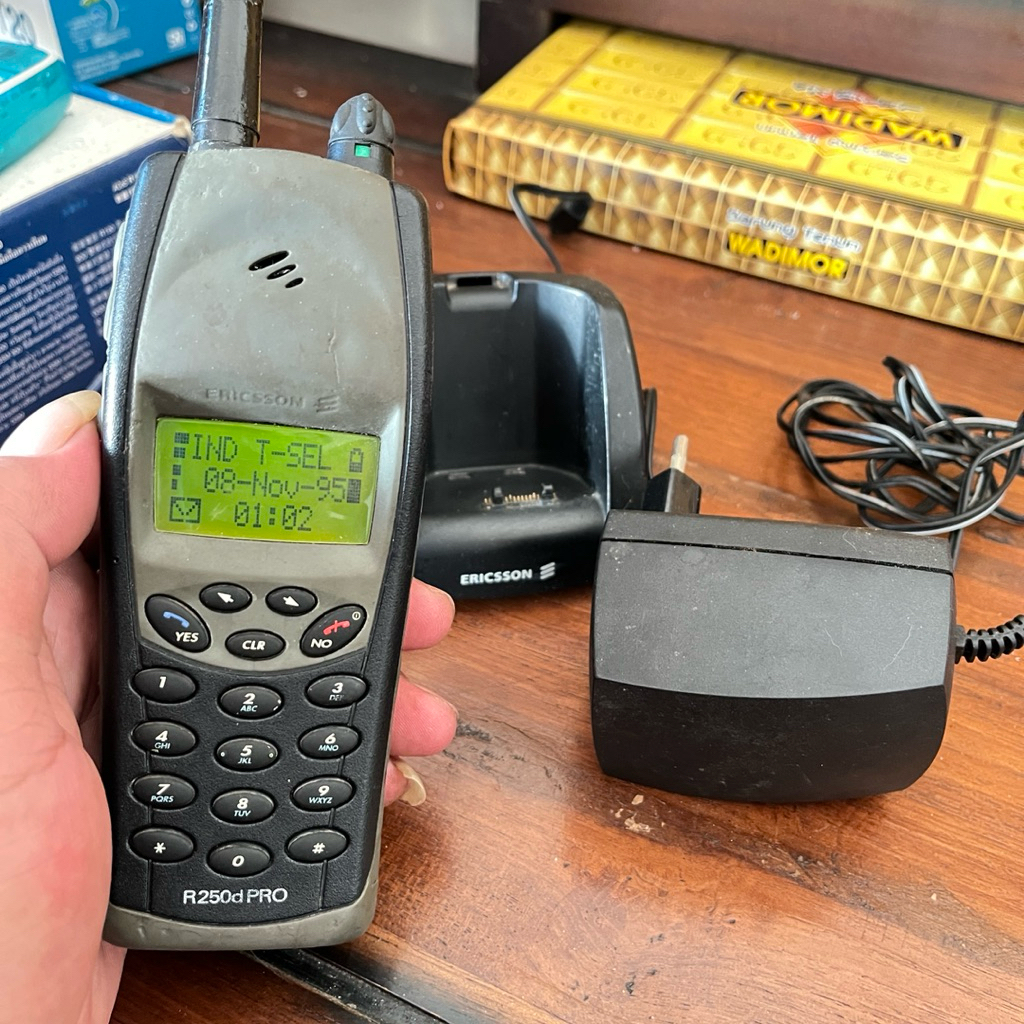 ericsson R250d pro aka negro