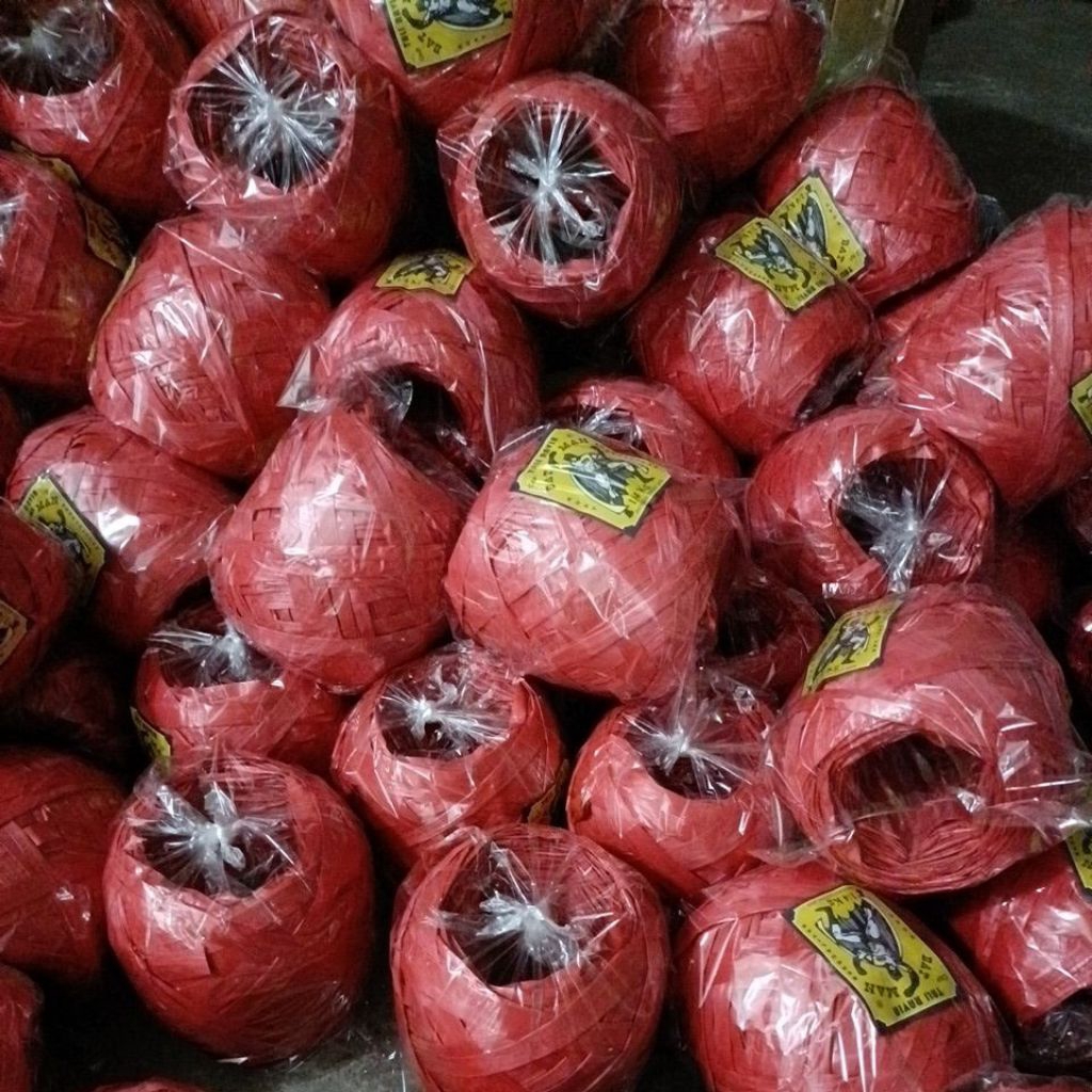 

Tali rafia 1/4kg batman warna