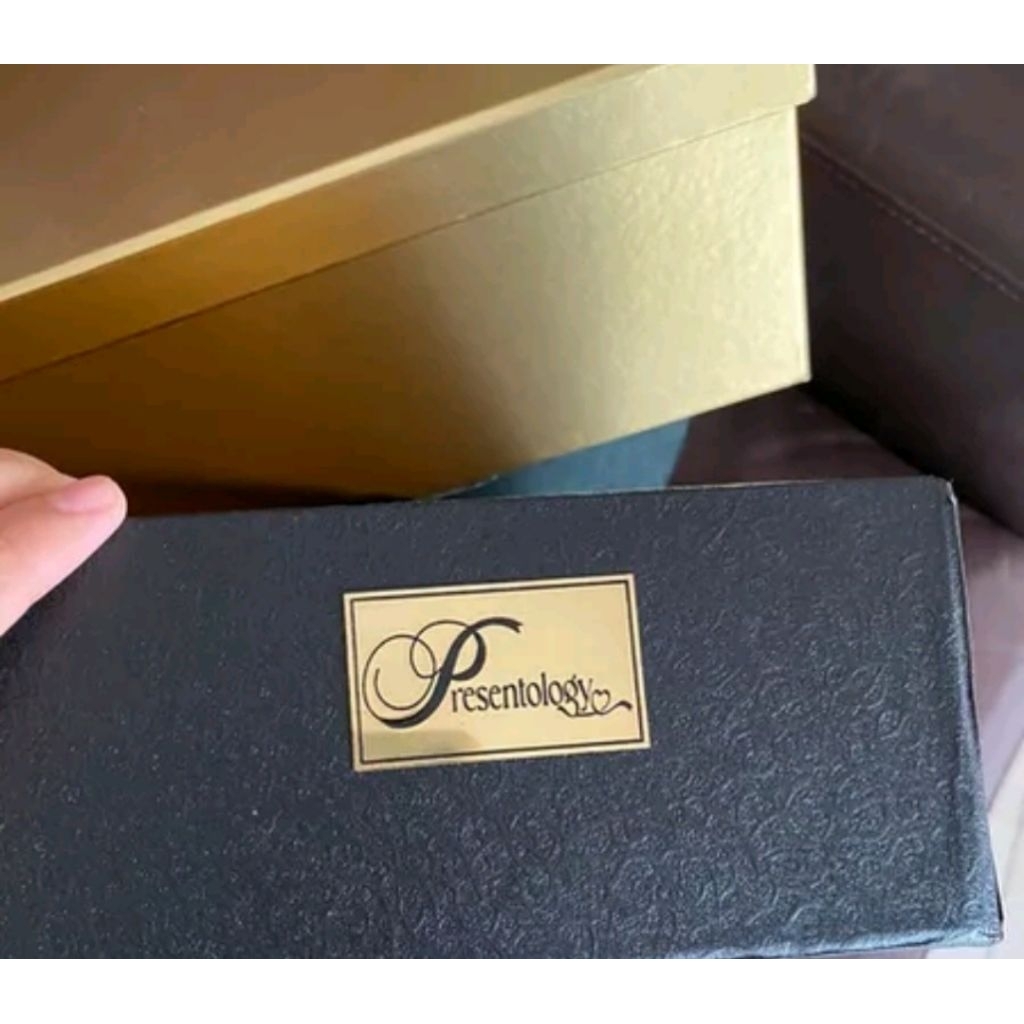 

Label BAJU / Label Hijab / Label Plat Besi