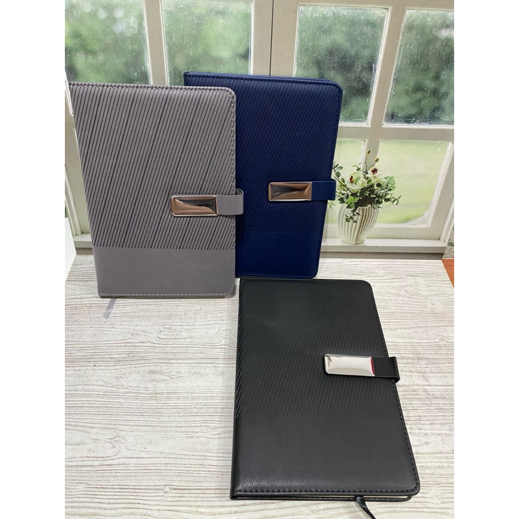 

Free Gratis Custom Laser Grafir Nama Logo AG A501 Agenda Kulit A5 | Buku Catatan | Notebook Kulit Exclusive Elegan Berkelas