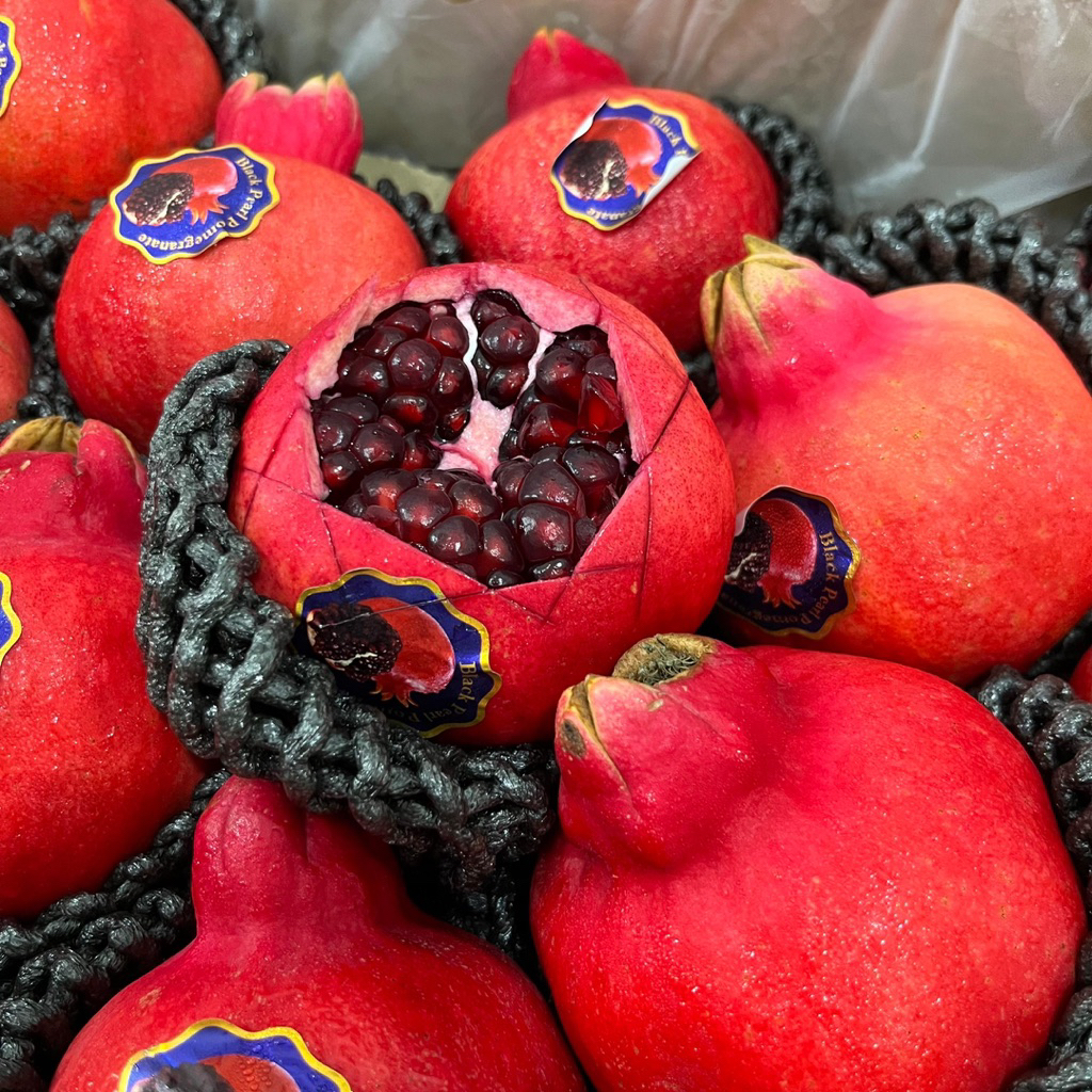 

DELIMA MERAH RRC BUAH MANIS BANYAK AIR