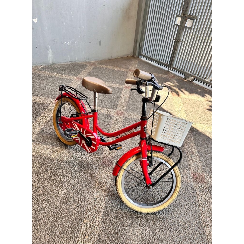 Sepeda anak london taxi