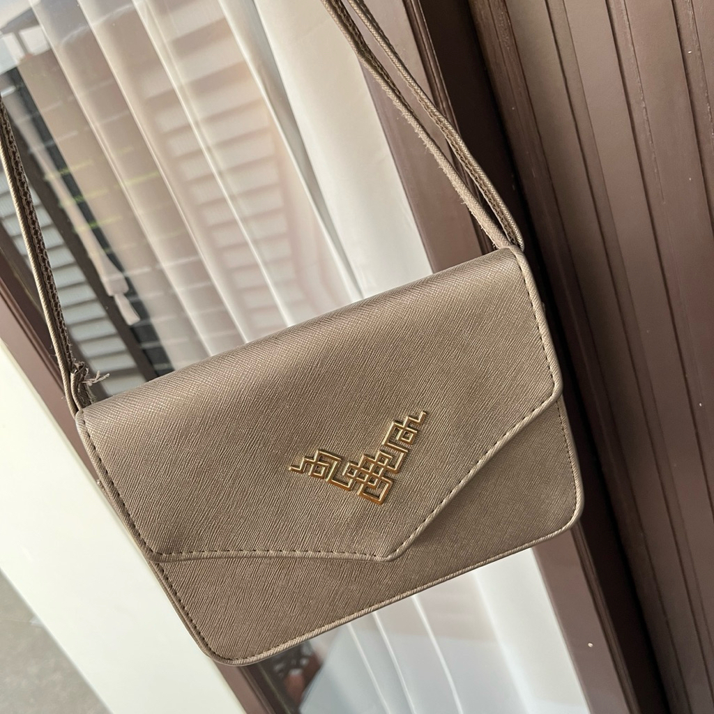 preloved tas selempang silver