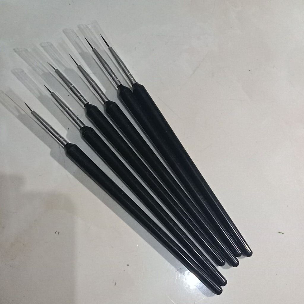 

kuas jarum ujung lancip