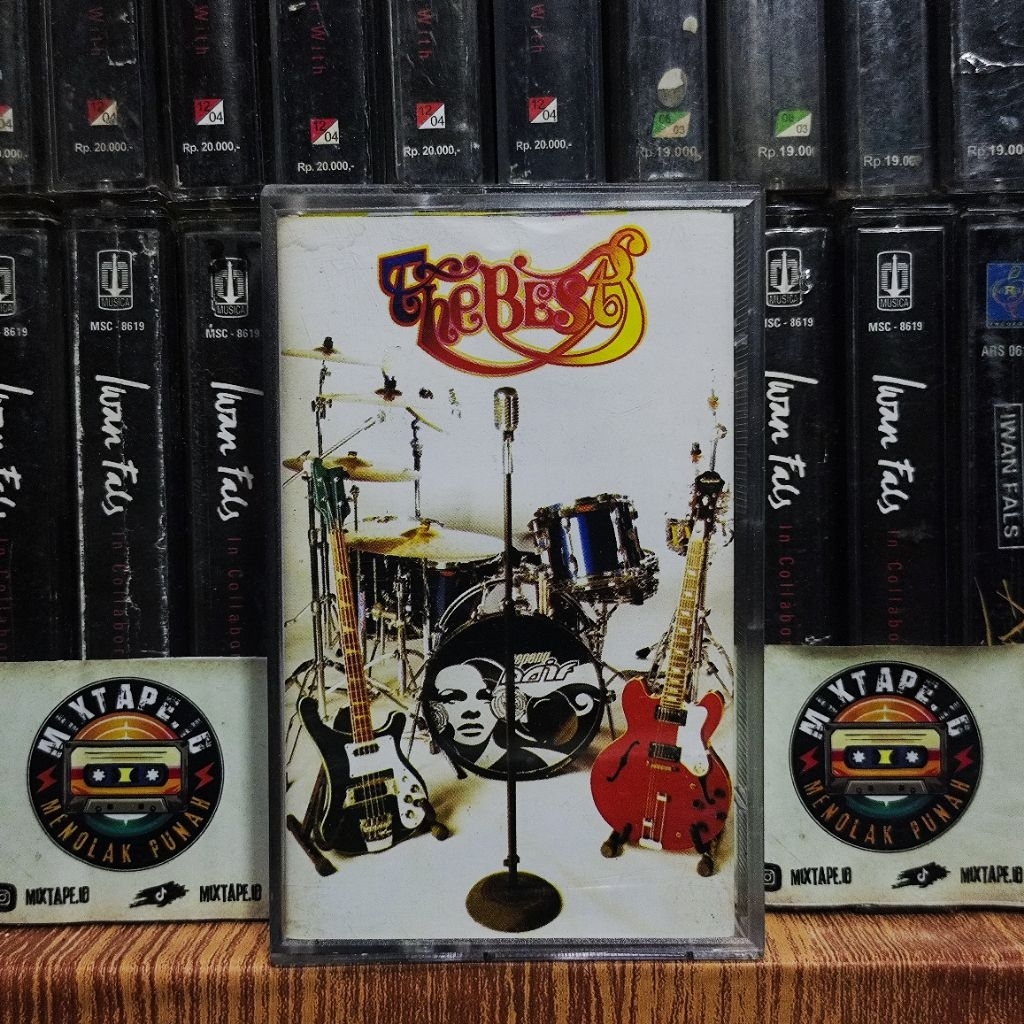 Kaset Pita - Naif - The Best - Radio Tape - Kaset - Radio - Pemutar Kaset - Retro - Classic - Casset
