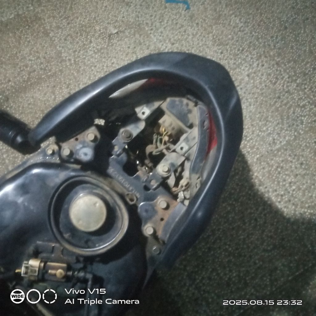 behel bagasi belakang honda beat fi 2013/2014/2015/2016 Original cabutan dari motor,