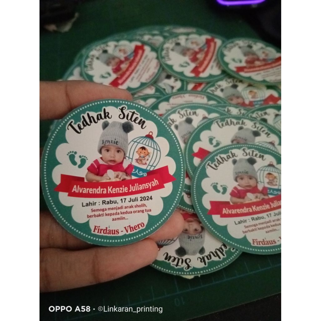 

Stiker Acara Tedhak Siten Dundunan Anak – Bisa Custom Nama & Foto