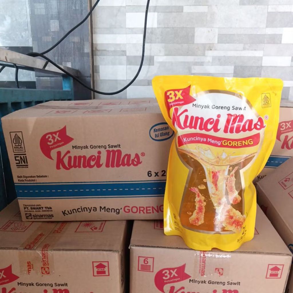 

KUNCI MAS minyak goreng 2 liter 6 pouch 1 dus