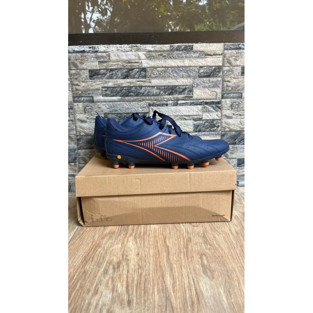 Sepatu Bola Diadora Patrabu - Size 42 (Second Like New)