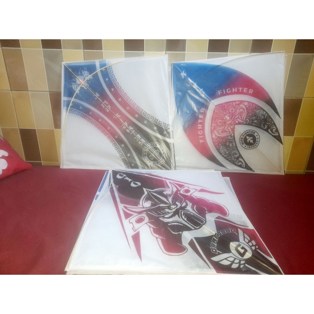 Layangan sukhoi super/lilitan