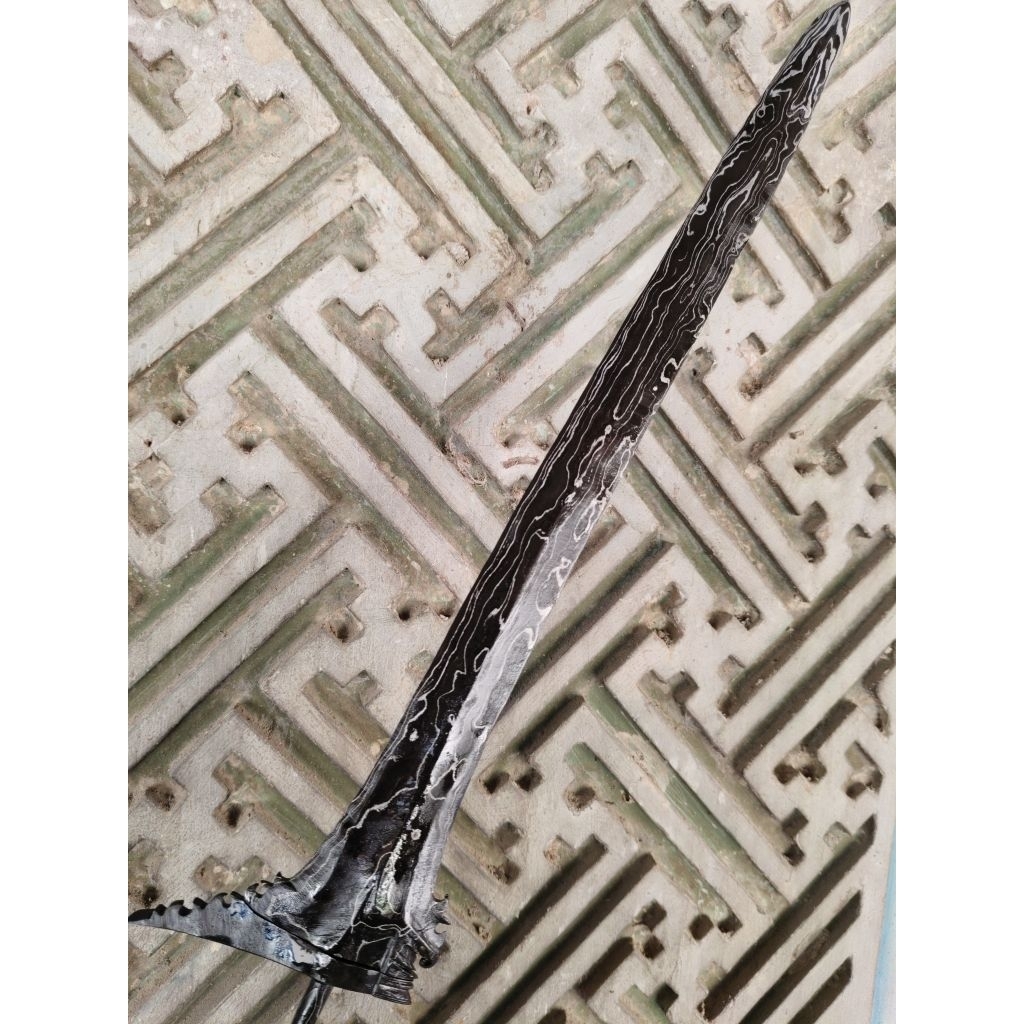 keris bali luk lurus